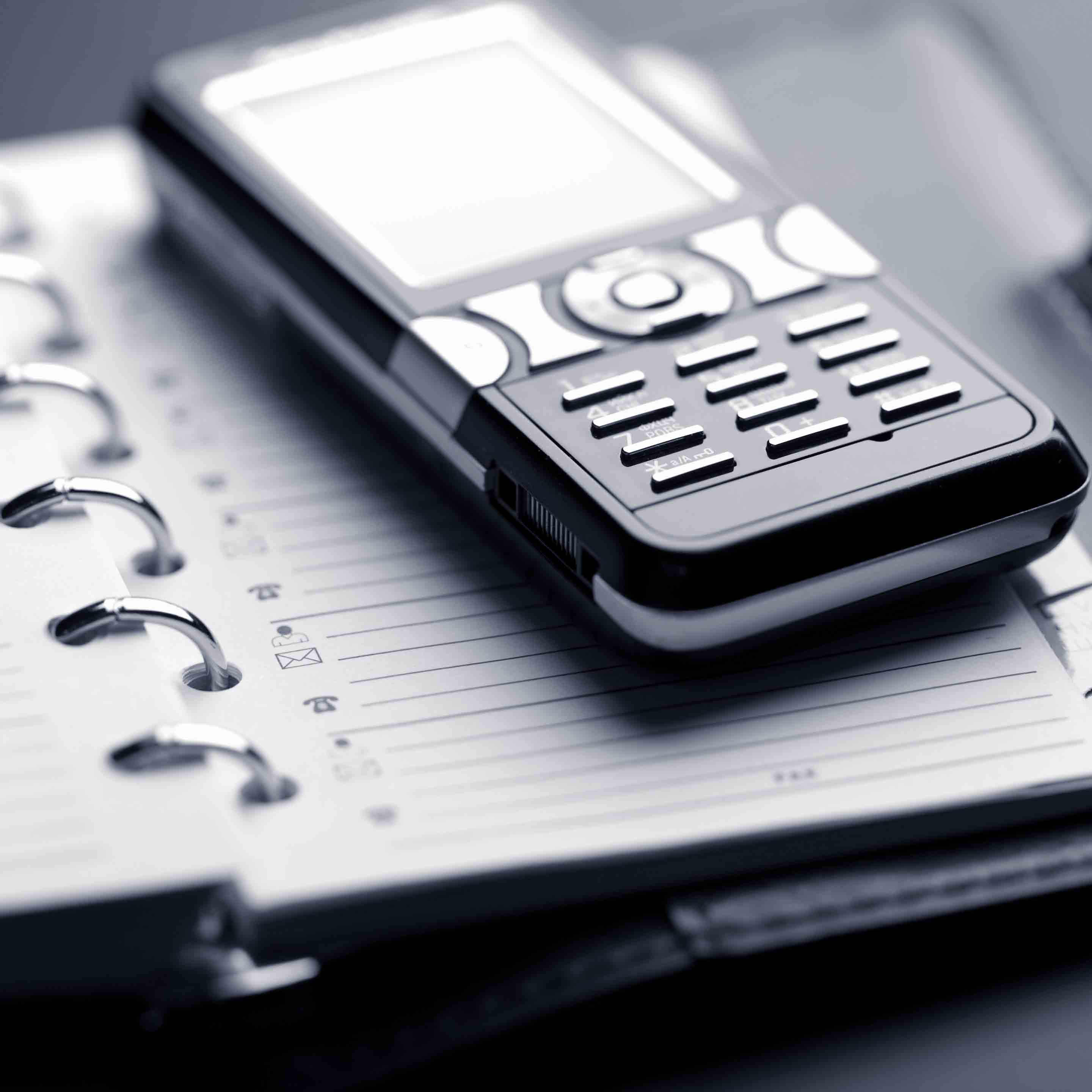 Los_viajeros_de_negocios_inseparables_de_sus_dispositivos_moviles