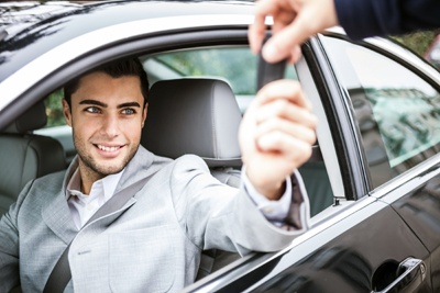 Alquilar un coche de empresa: cuidado con los gastos ocultos