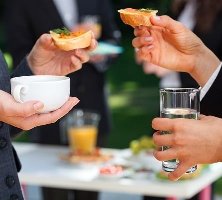 6 errores a evitar en las comidas de negocios